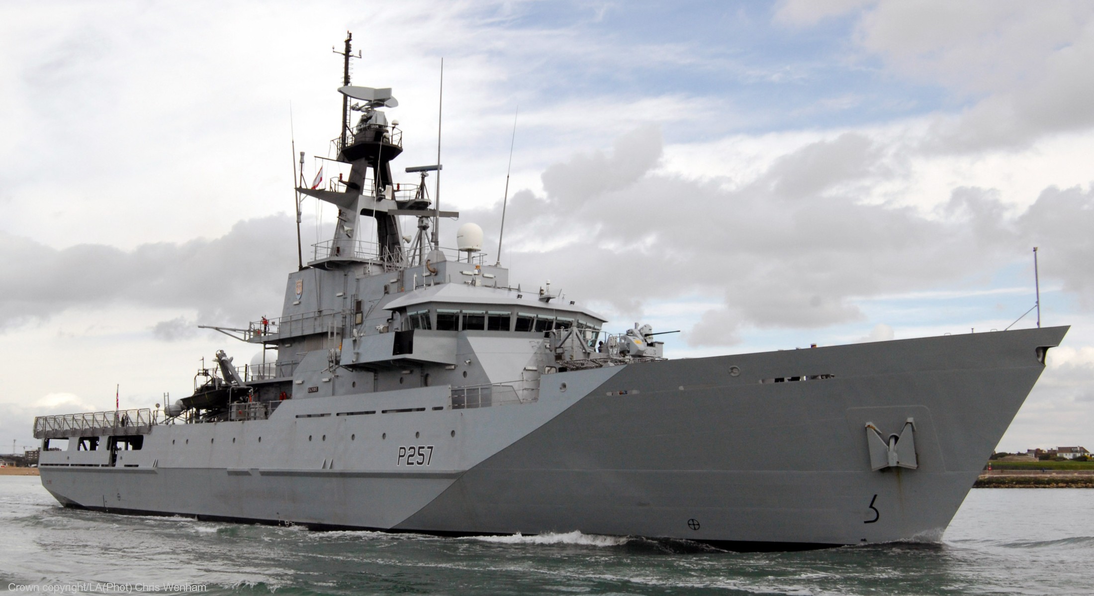 p257 hms clyde river class offshore patrol vessel opv royal navy 04
