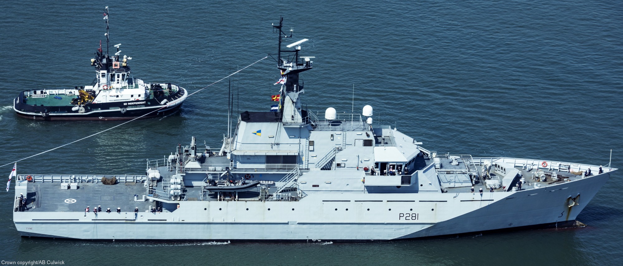 p281 hms tyne river class offshore patrol vessel opv royal navy 16