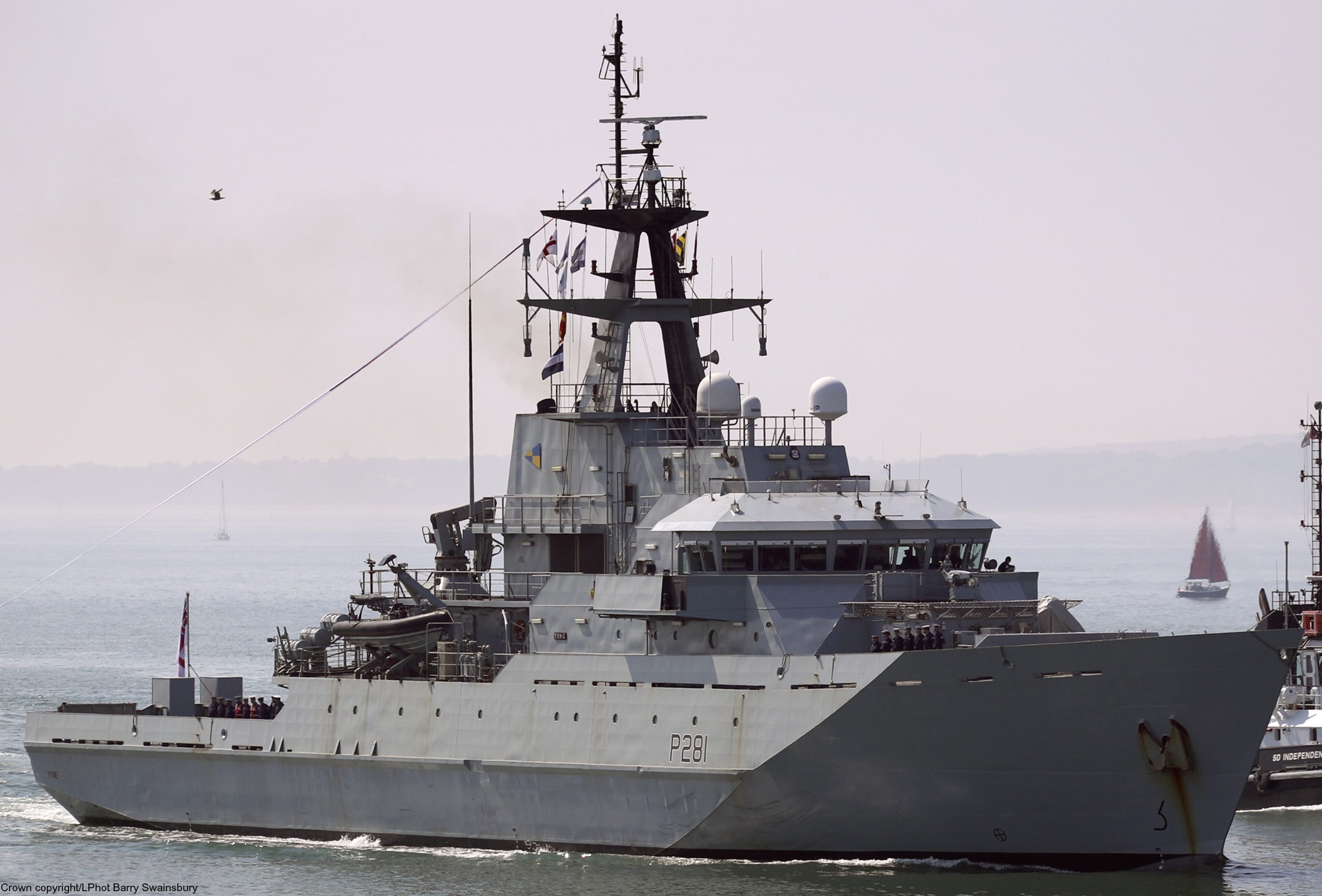 p281 hms tyne river class offshore patrol vessel opv royal navy 21