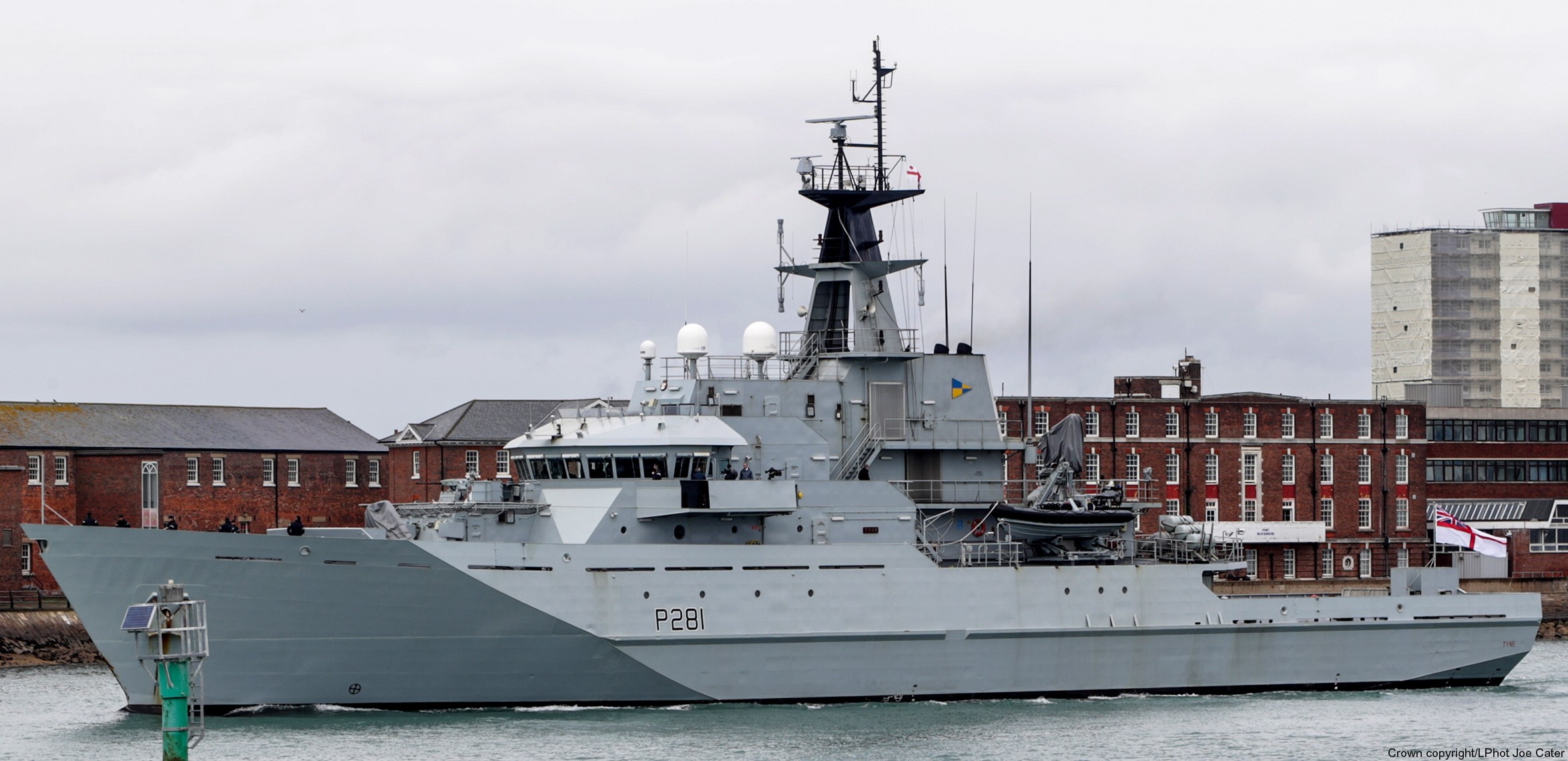 p281 hms tyne river class offshore patrol vessel opv royal navy 24