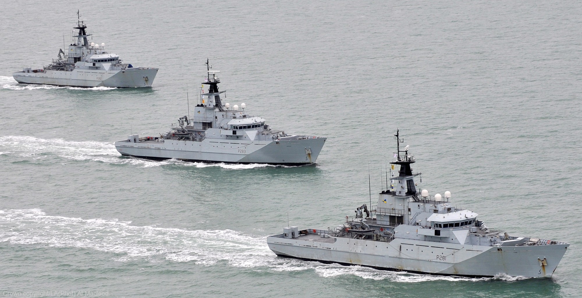 river class offshore patrol vessel opv hms tyne severn mersey clyde forth medway trent royal navy