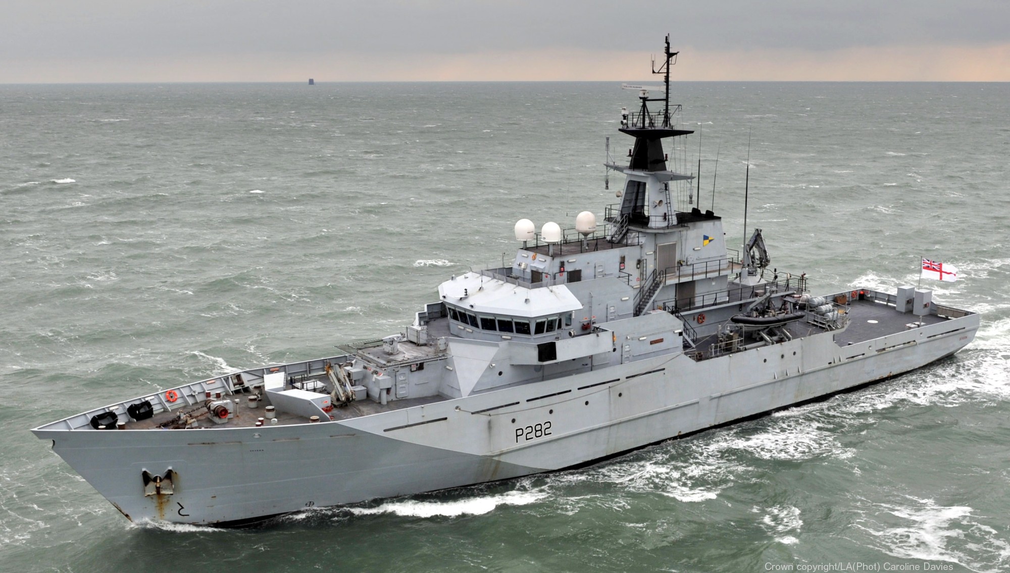p282 hms severn river class offshore patrol vessel opv royal navy 09x vosper thornycroft