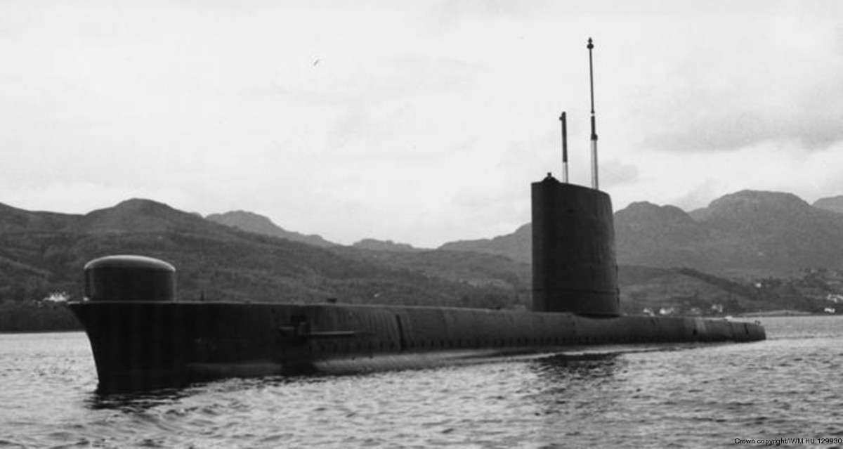 s13 hms osiris oberon class attack patrol submarine ssk royal navy 02