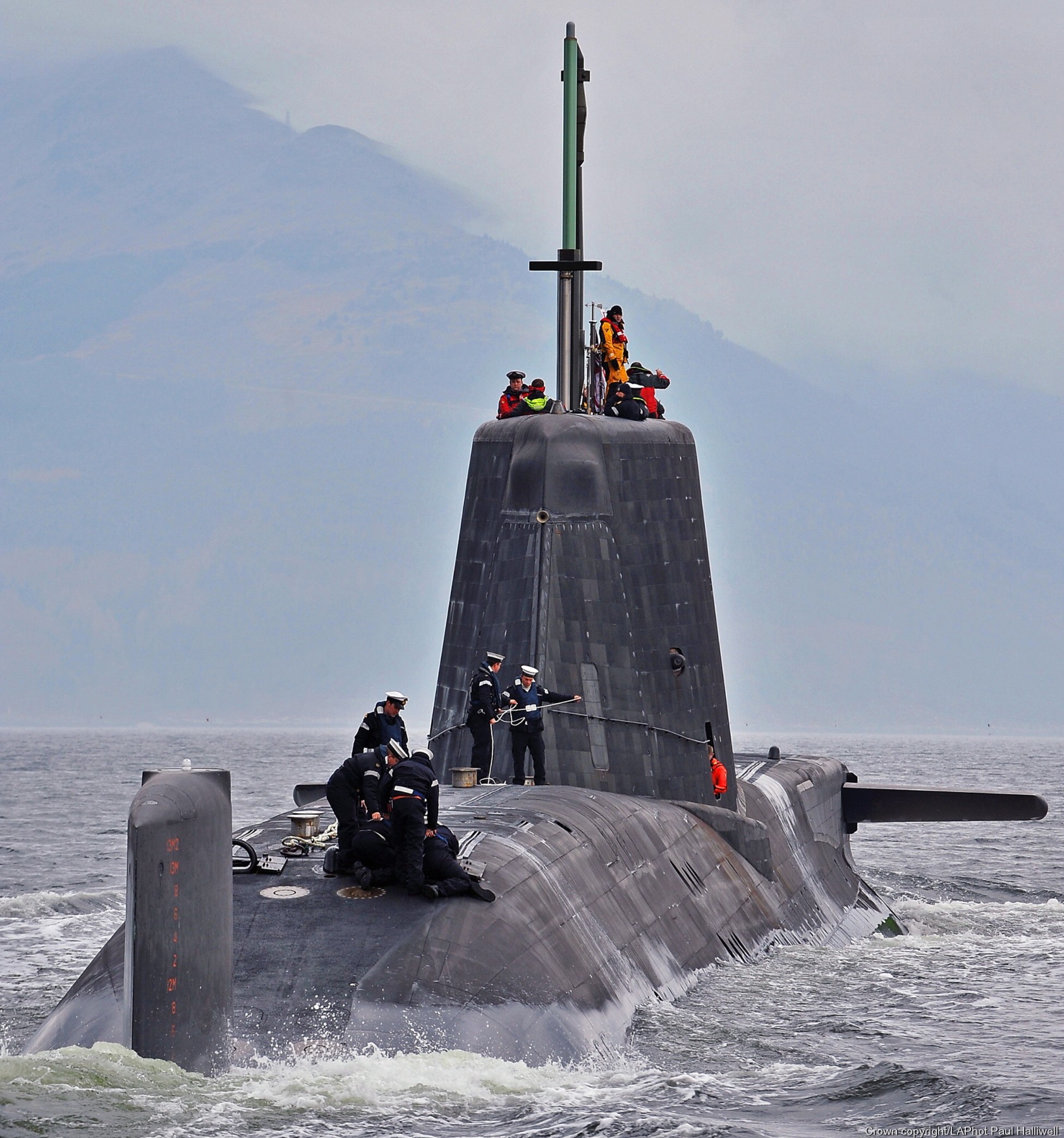 s119 hms astute s-119 attack submarine ssn hunter killer royal navy 19