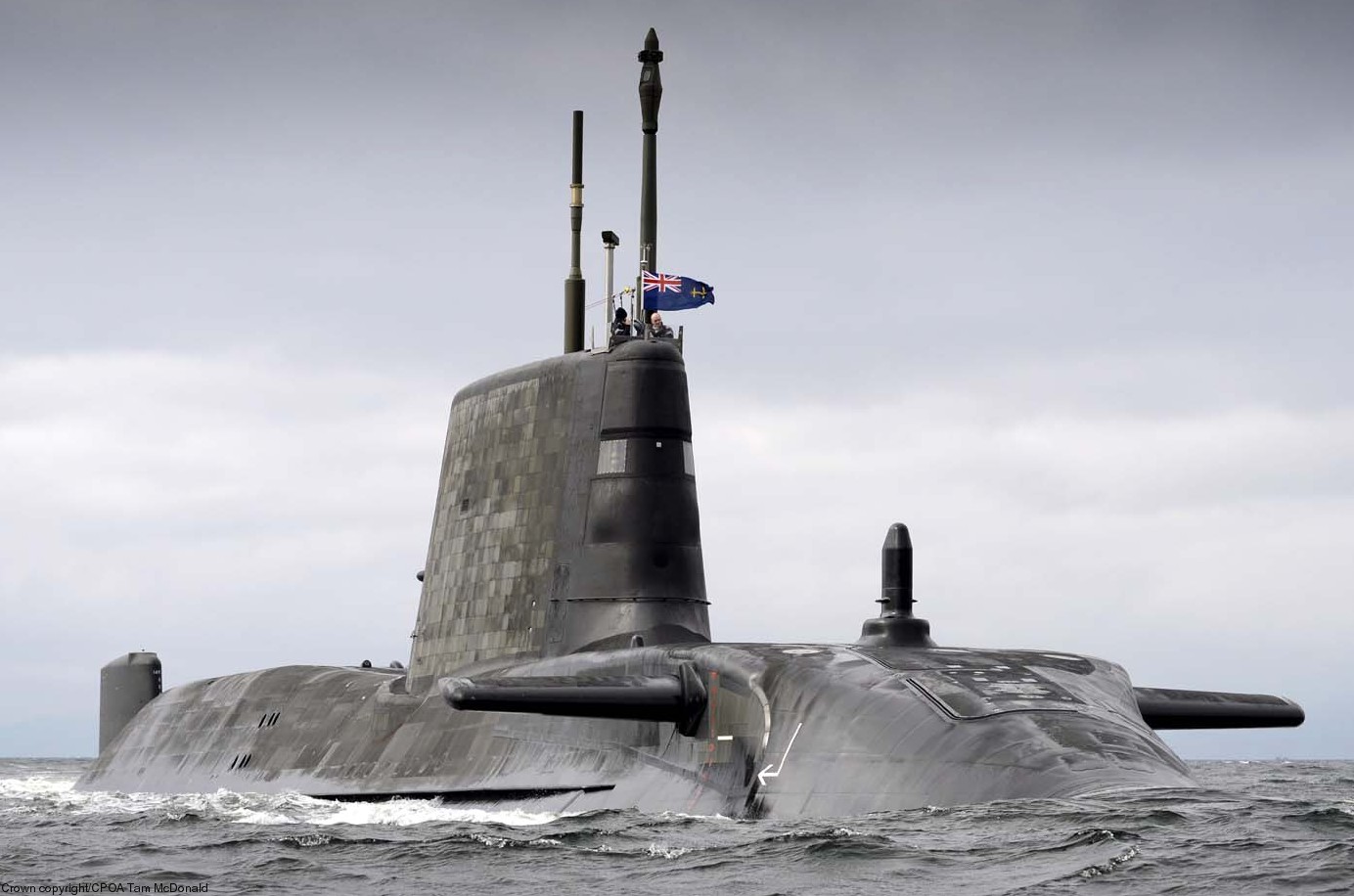 s-121 hms artful astute class attack submarine royal navy bae systems clyde 04x