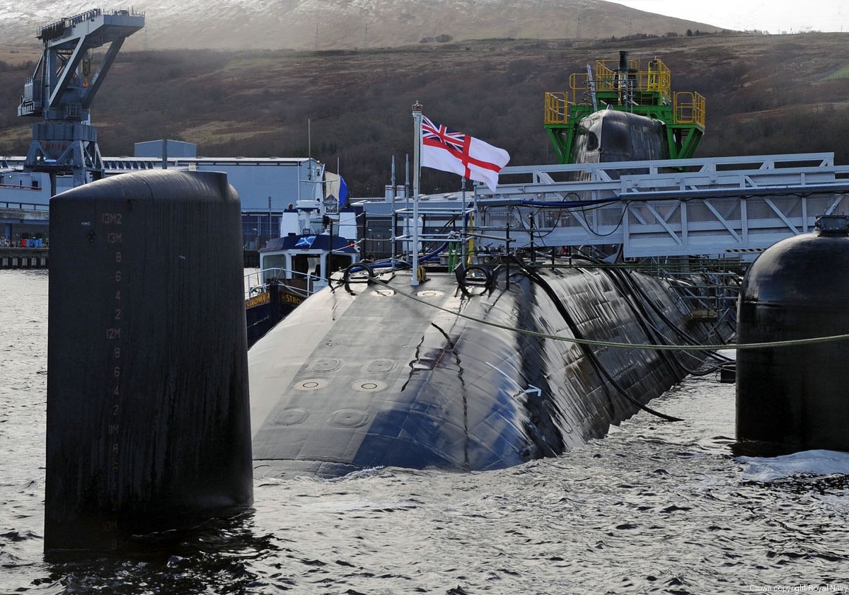 s121 hms artful s-121 astute class attack submarine ssn hunter killer royal navy 12 hmnb clyde faslane scotland