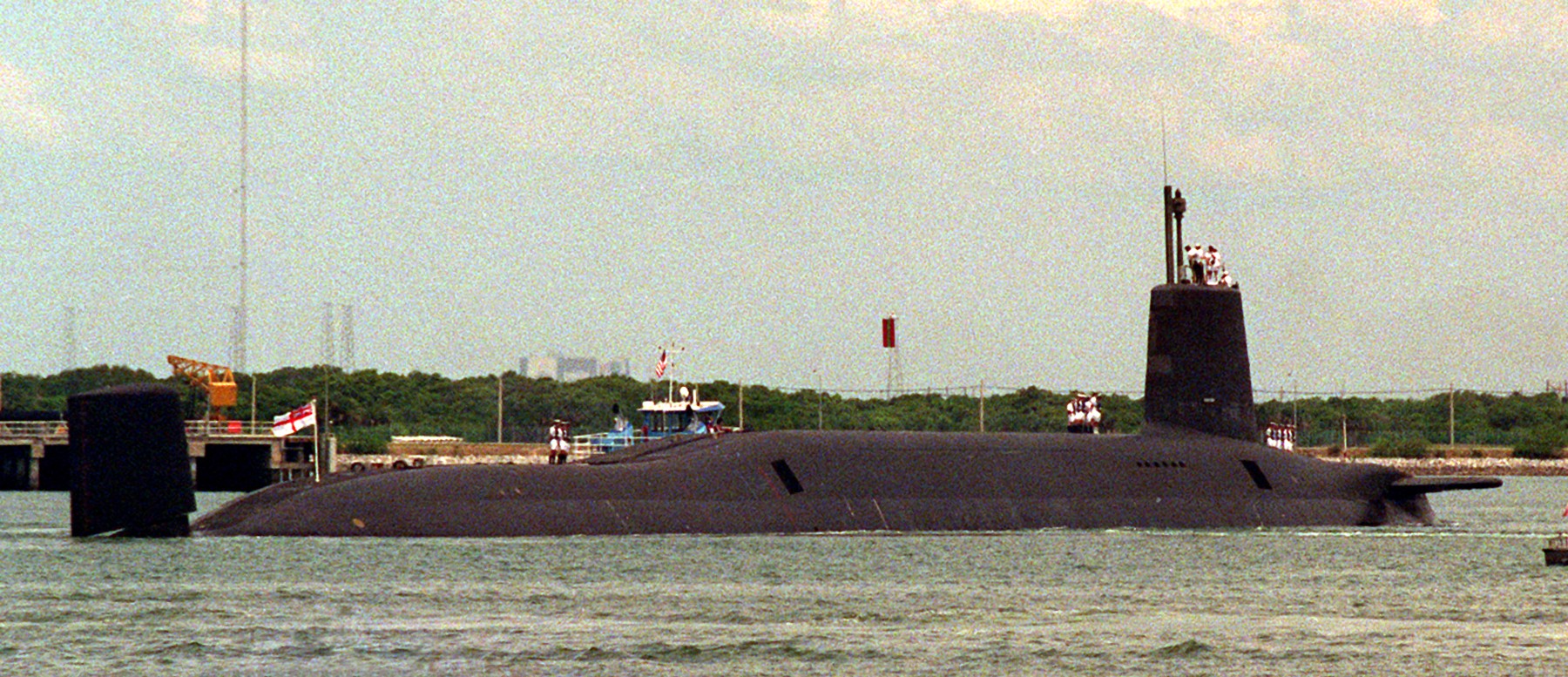 s28 hms vanguard ssbn ballistic missile submarine royal navy 02