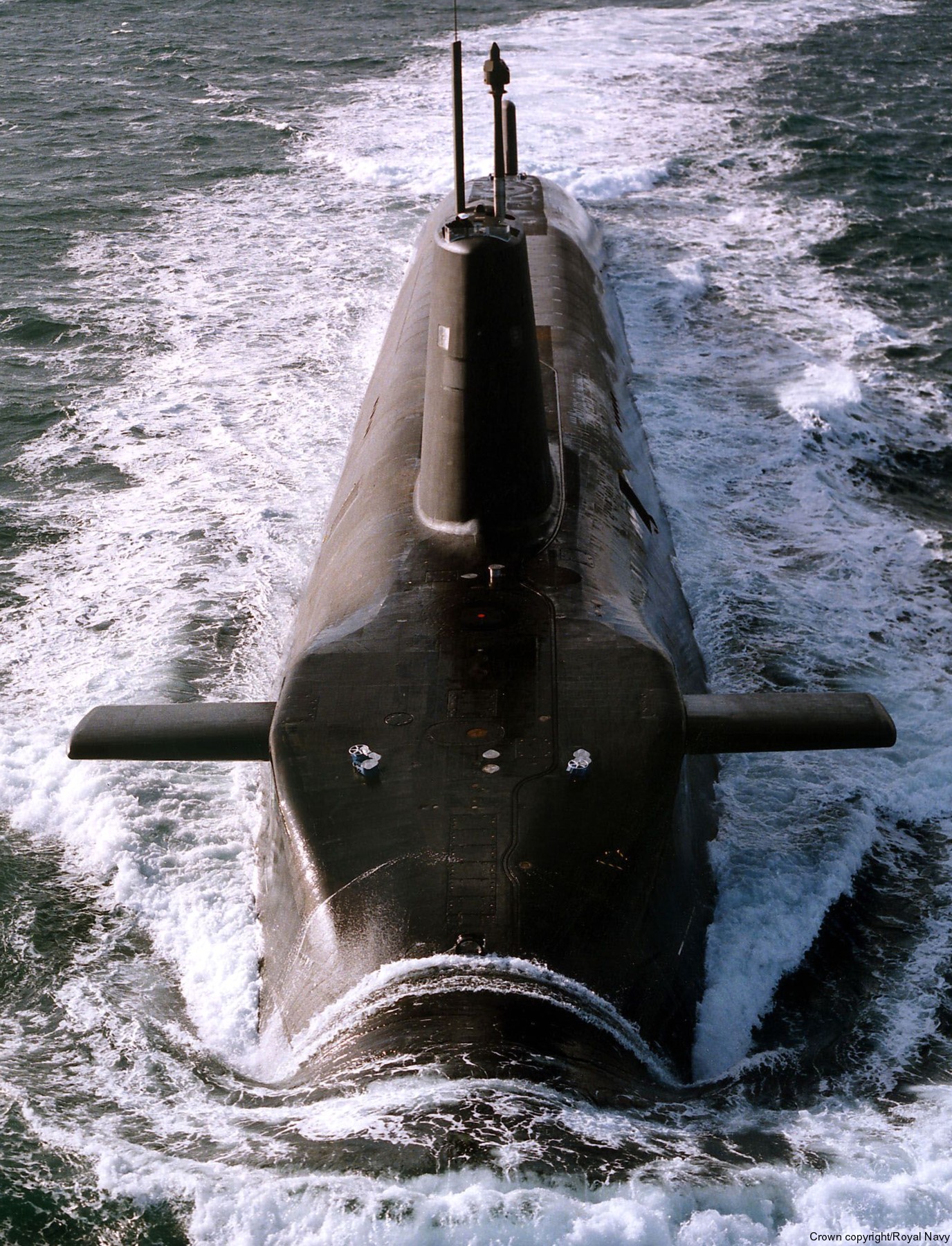 vanguard class ballistic missile submarine ssbn nuclear trident slbm royal navy 04c