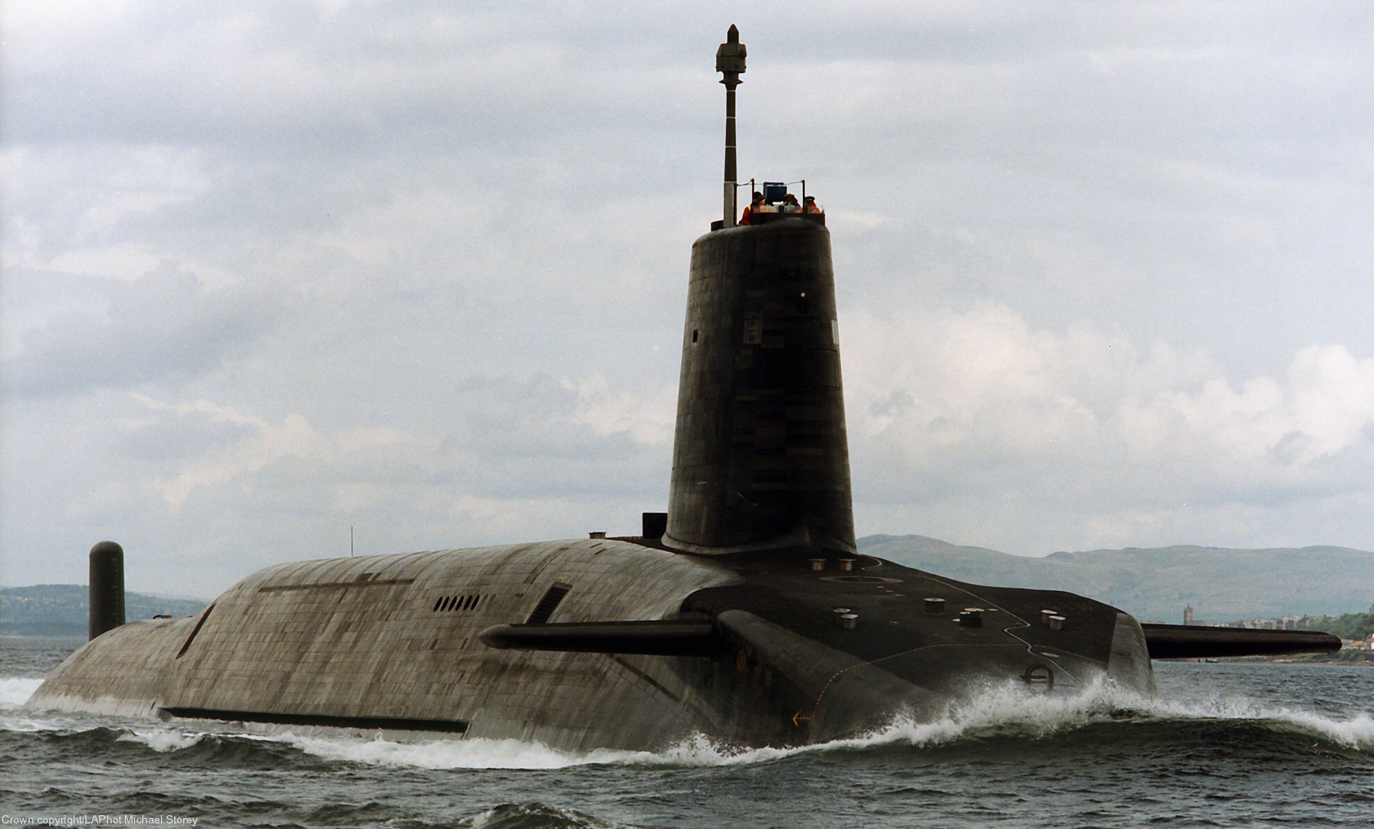 s30 hms vigilant vanguard class ballistic missile submarine ssbn trident slbm royal navy 04