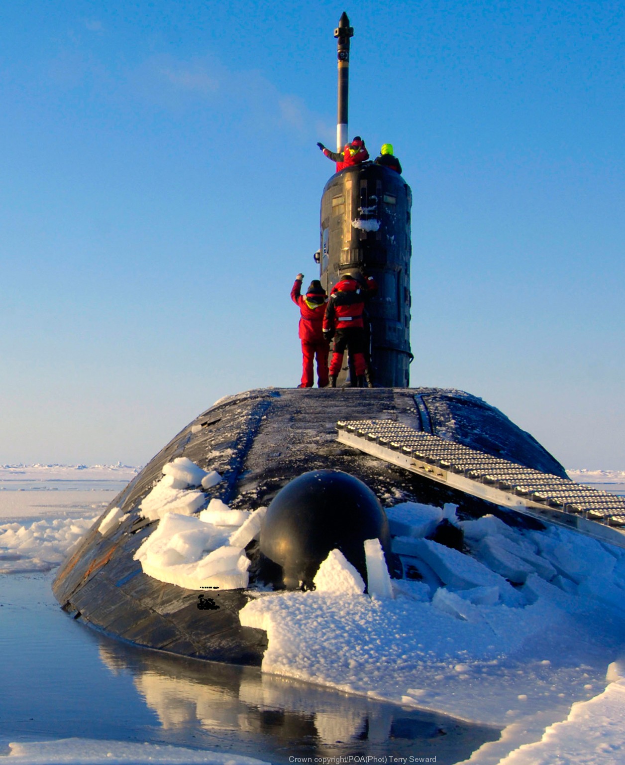 hms tireless s-88 trafalgar class attack submarine royal navy 05 arctic