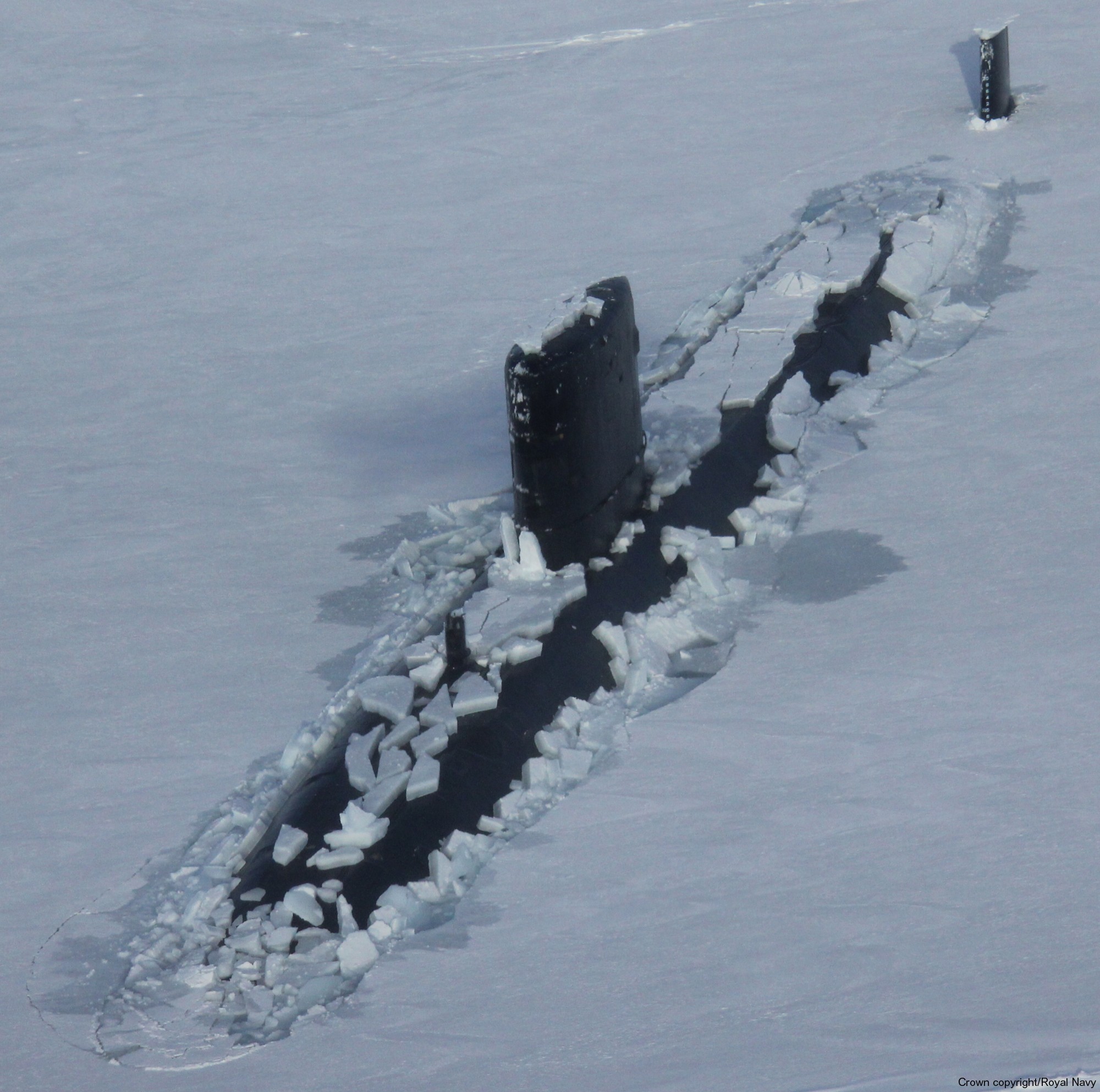 s91 hms trenchant trafalgar class attack submarine hunter killer royal navy 18