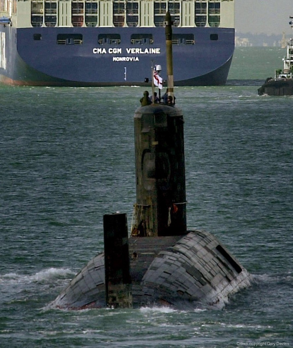 s93 hms triumph trafalgar class attack submarine hunter killer royal navy 02