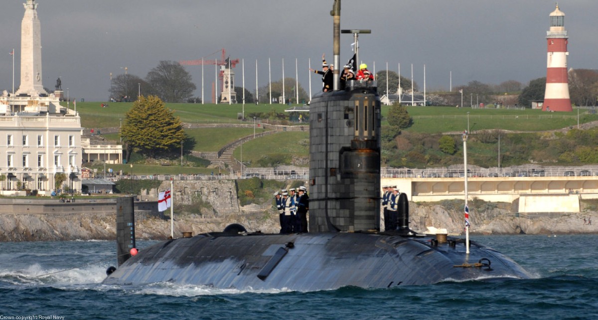 s93 hms triumph trafalgar class attack submarine hunter killer royal navy 05