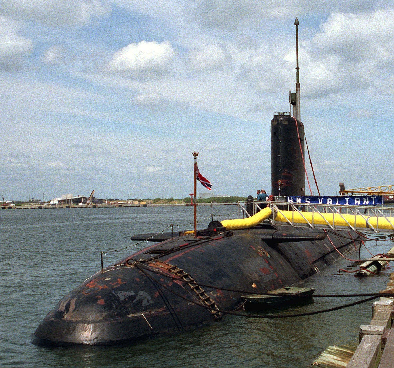 valiant class s102 attack submarine royal navy s103 warspite hms
