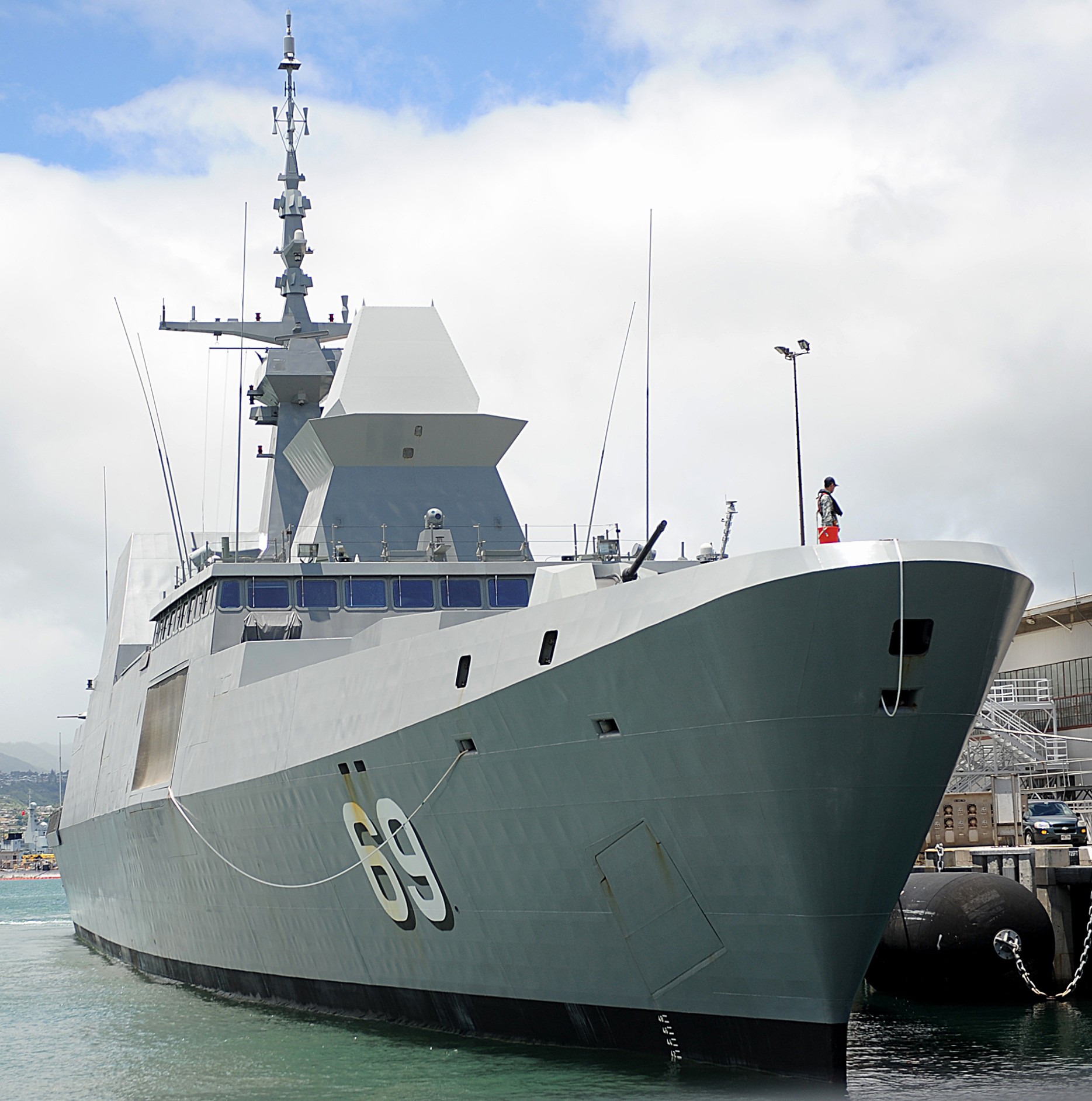 69 rss intrepid formidable class multi-mission missile frigate ffg republic singapore navy changi naval base 02