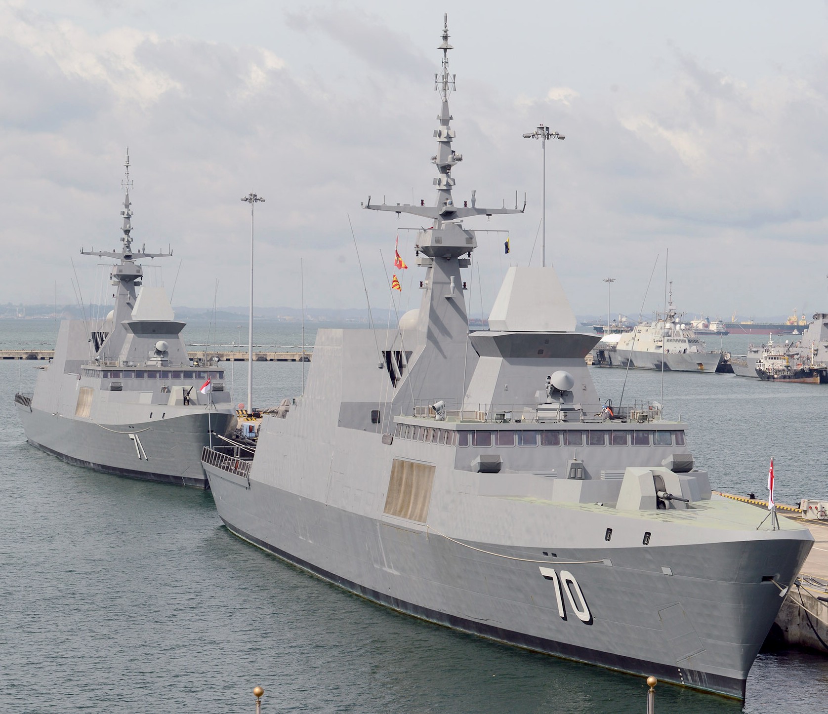70 rss steadfast formidable class multi-mission missile frigate ffg republic singapore navy changi naval base 02