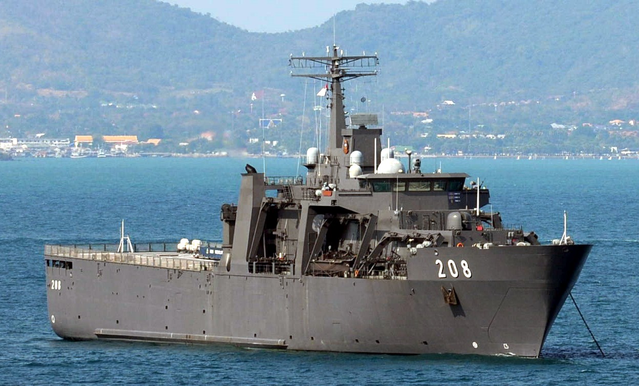 republic singapore navy amphibious ship vessel