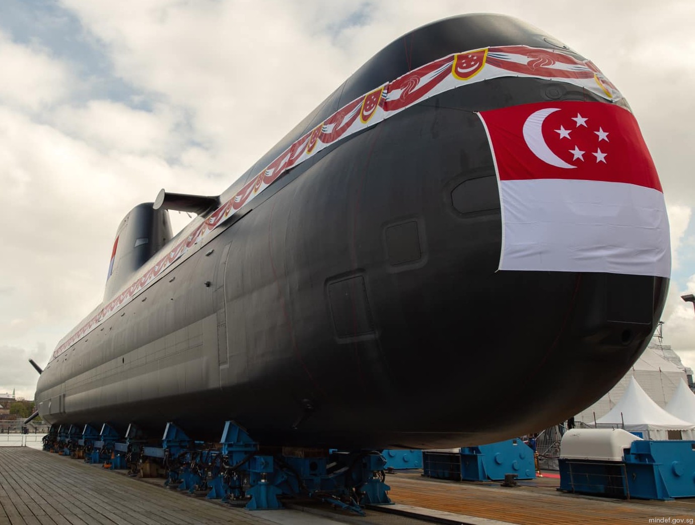 invincible class type 218sg attack submarine ssk aip republic singapore navy tkms rss impeccable illustrious inimitable 14