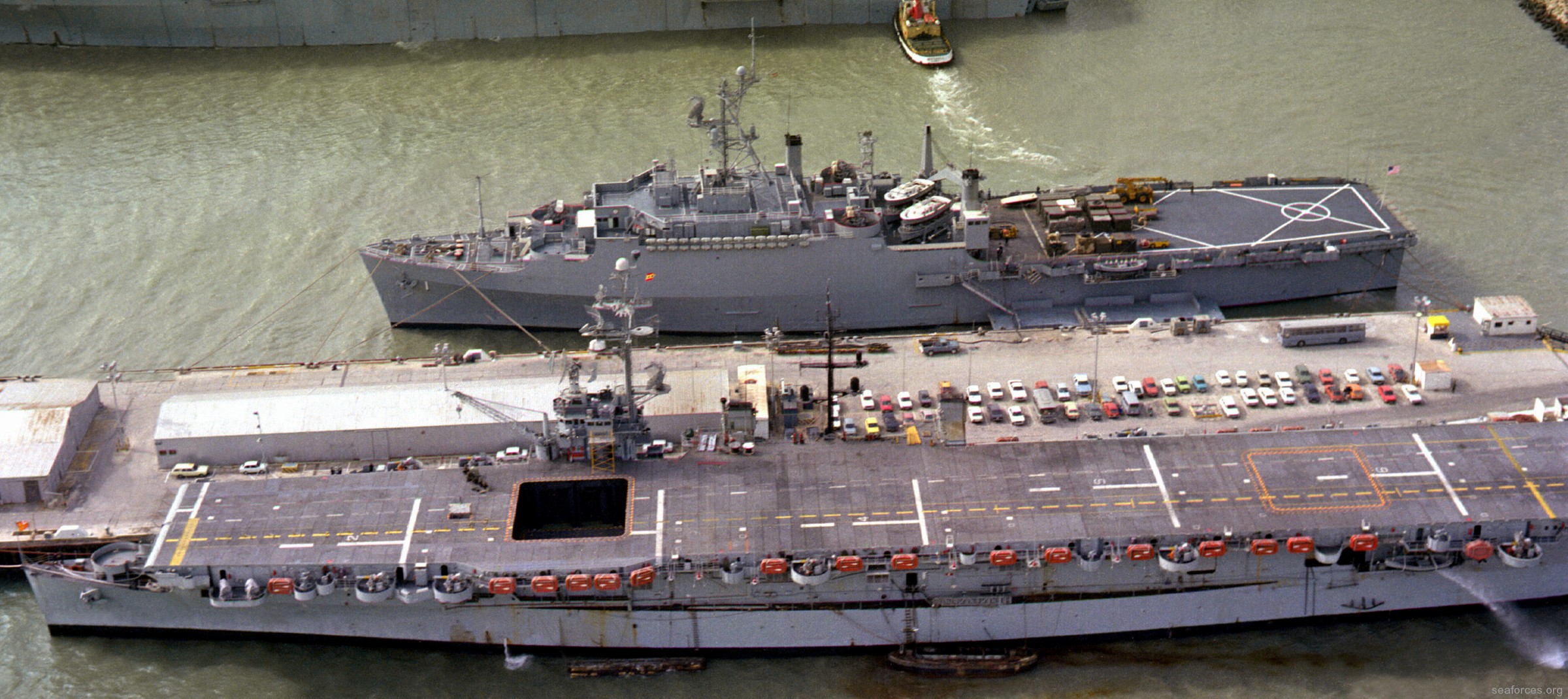r-01 sps dedalo aircraft carrier spanish navy armada espanola 03 naval station rota