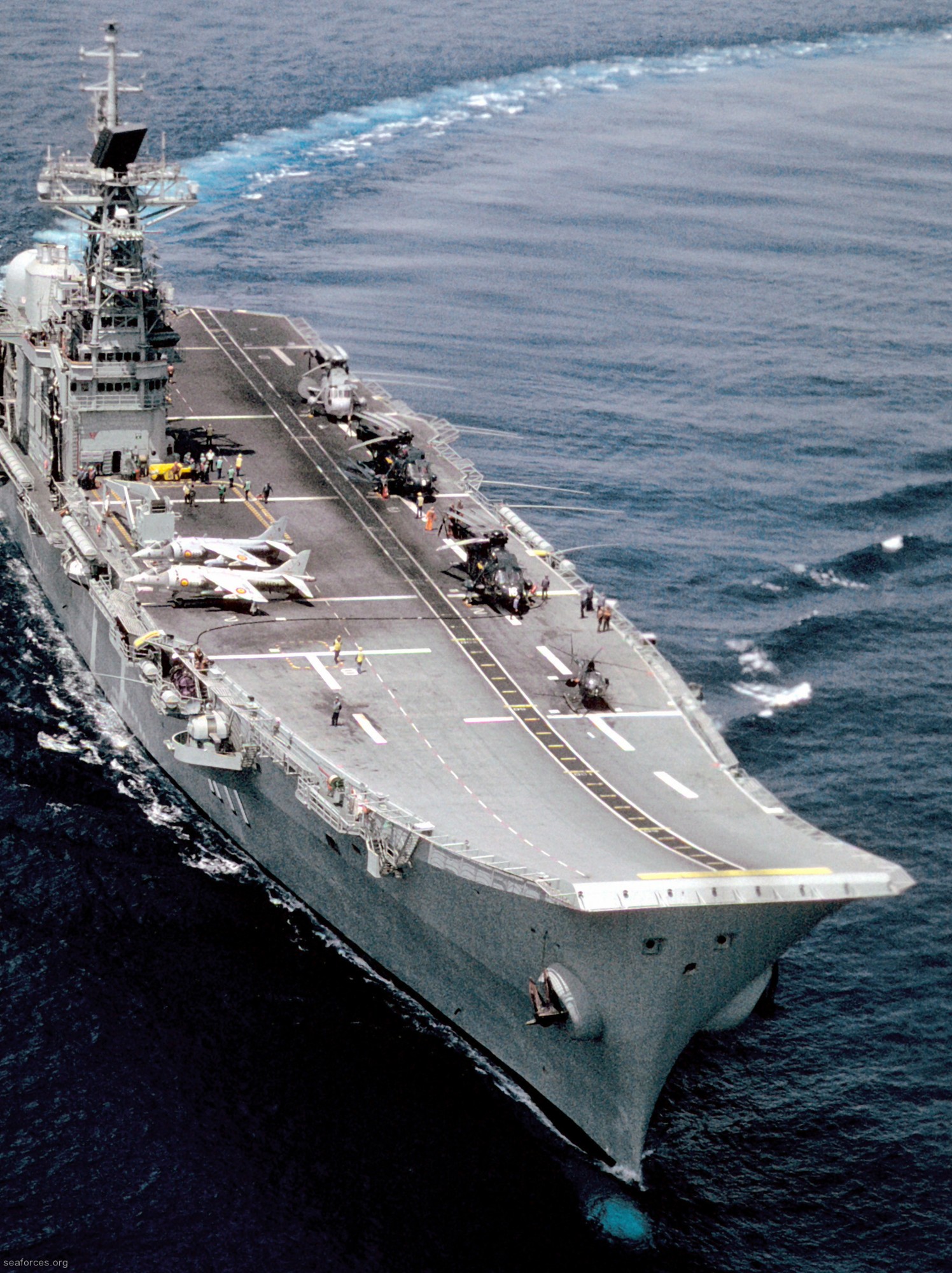 r-11 sps principe de asturias aircraft carrier vstol spanish navy 09