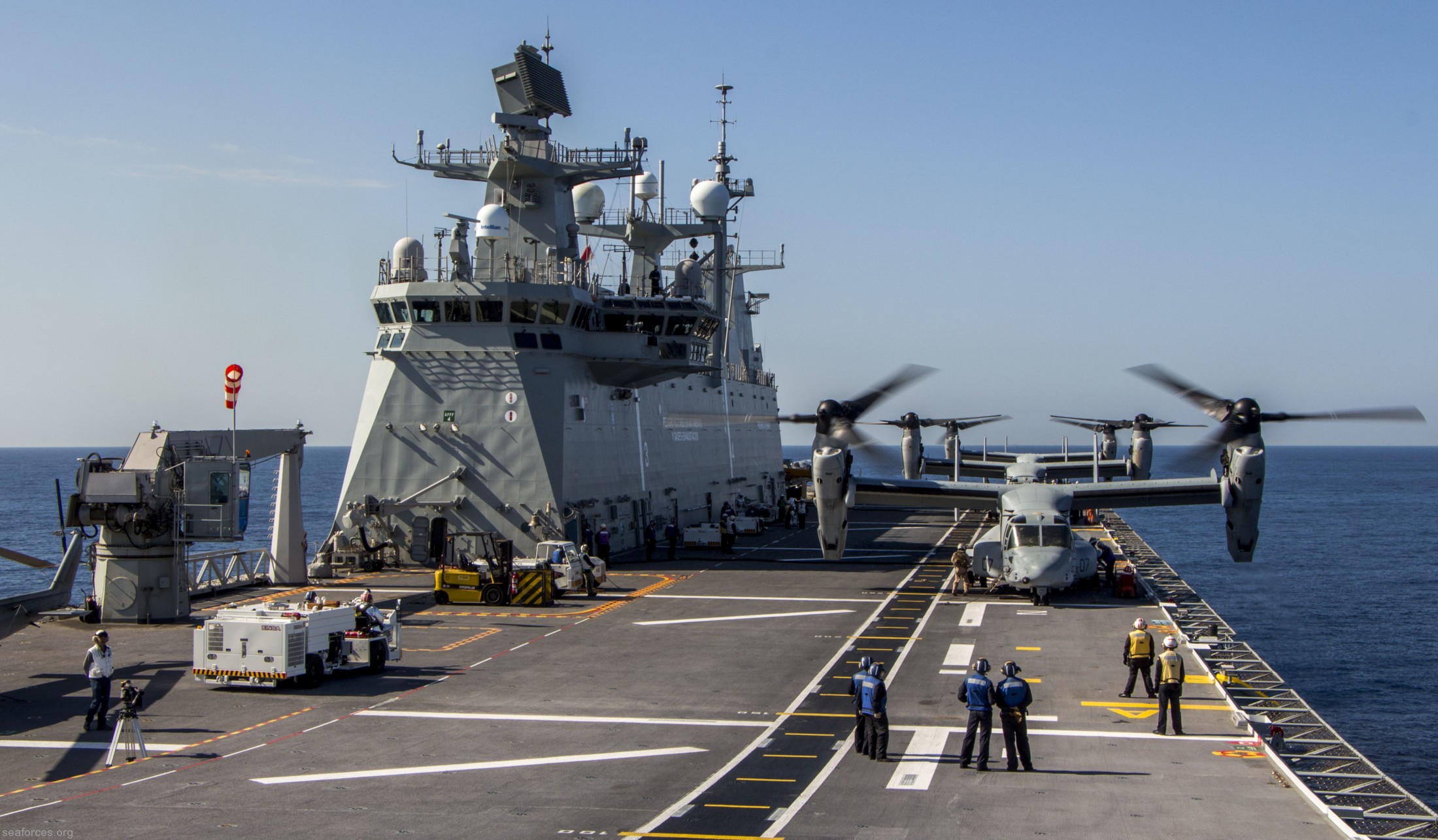 l-61 sps juan carlos i amphibious ship aircraft carrier spanish navy armada espanola 02 mv-22b osprey usmc