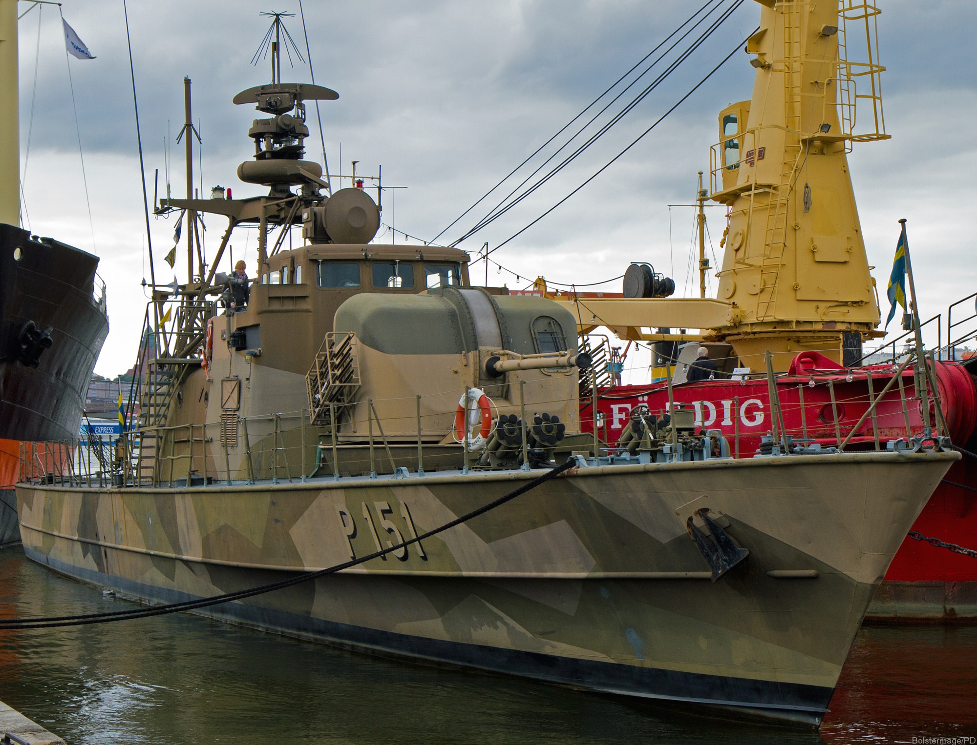 hugin class fast attack missile patrol boat craft swedish navy svenska marinen försvarsmakten robotsystem 12 agm-119 penguin p151 02