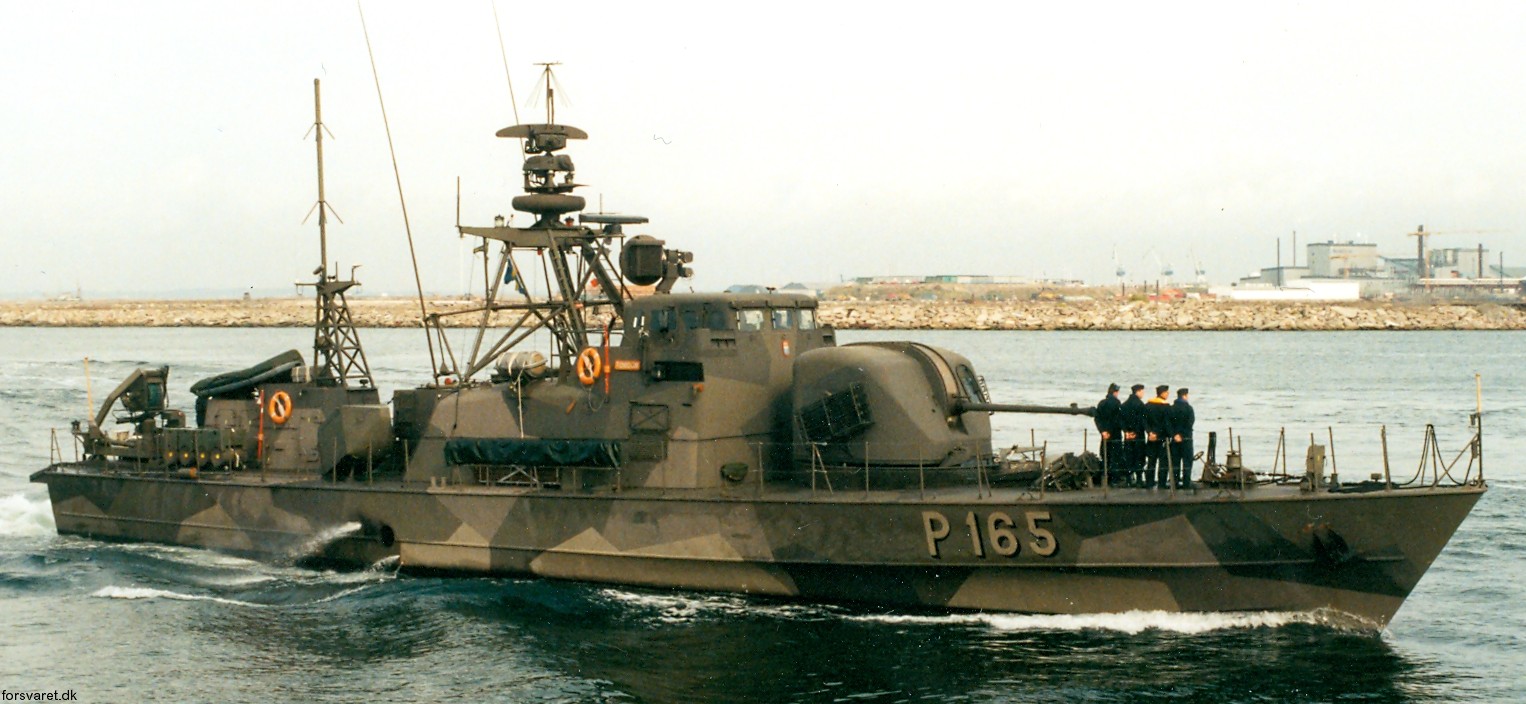 hugin class fast attack missile patrol boat craft swedish navy svenska marinen försvarsmakten robotsystem 12 agm-119 penguin p162 spejaren 04