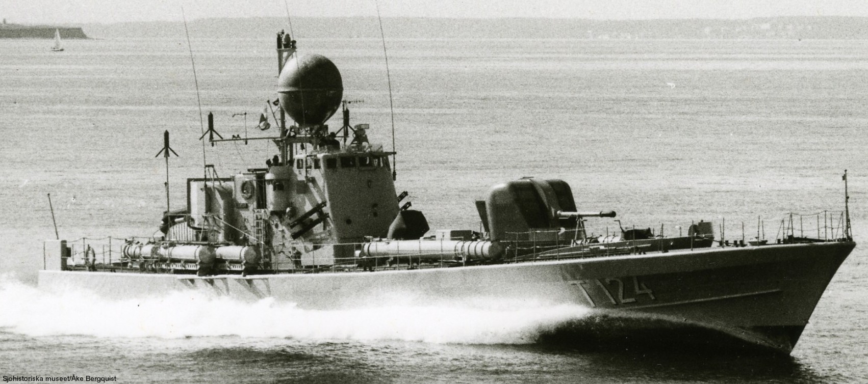 t124 castor hswms hms spica class fast attack craft torpedo boat vessel swedish navy svenska marinen 08