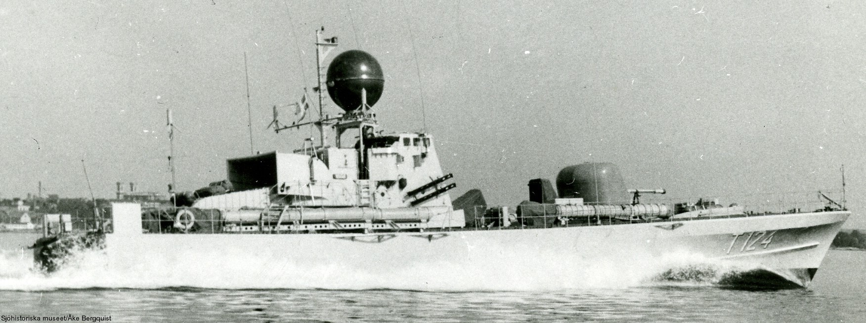 t124 castor hswms hms spica class fast attack craft torpedo boat vessel swedish navy svenska marinen 09