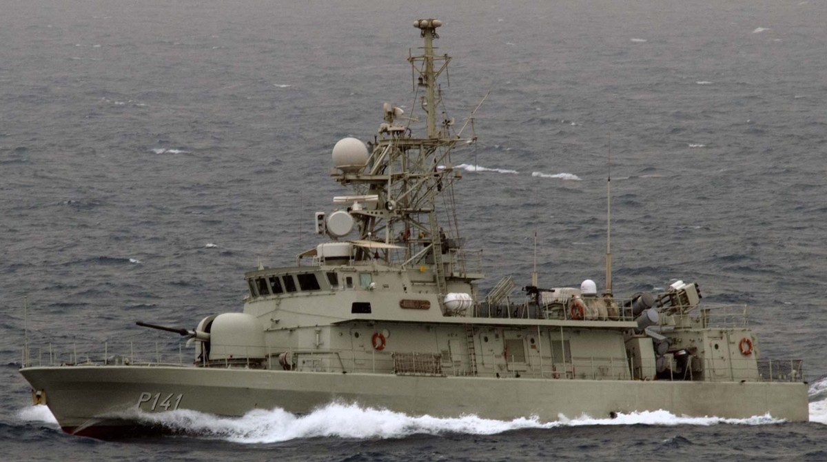 united arab emirates uae navy patrol vessel opv boat craft arialah class falaj-2 mubarraz