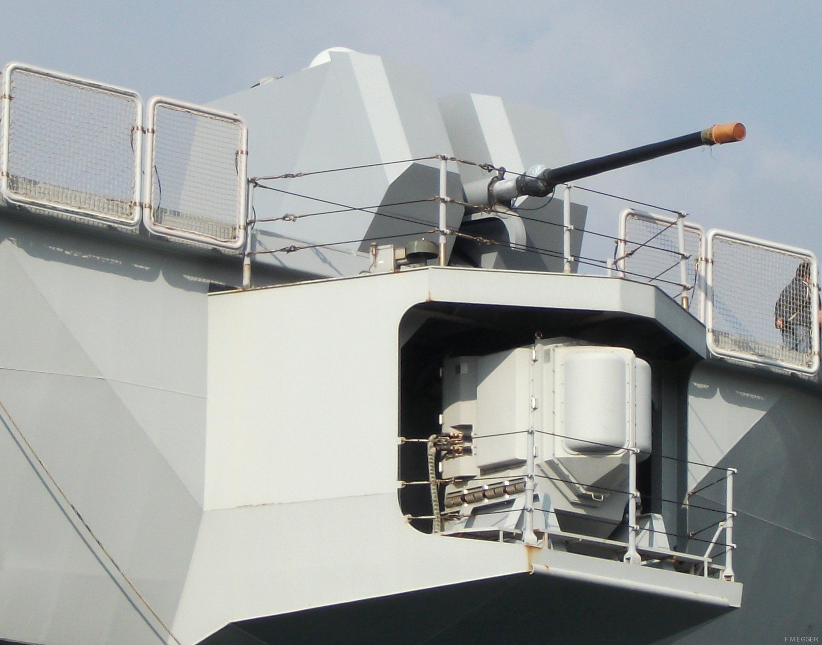 c-550 cavour aircraft carrier italian navy marina militare 36 oto breda 76mm gun 62 caliber davide strales system