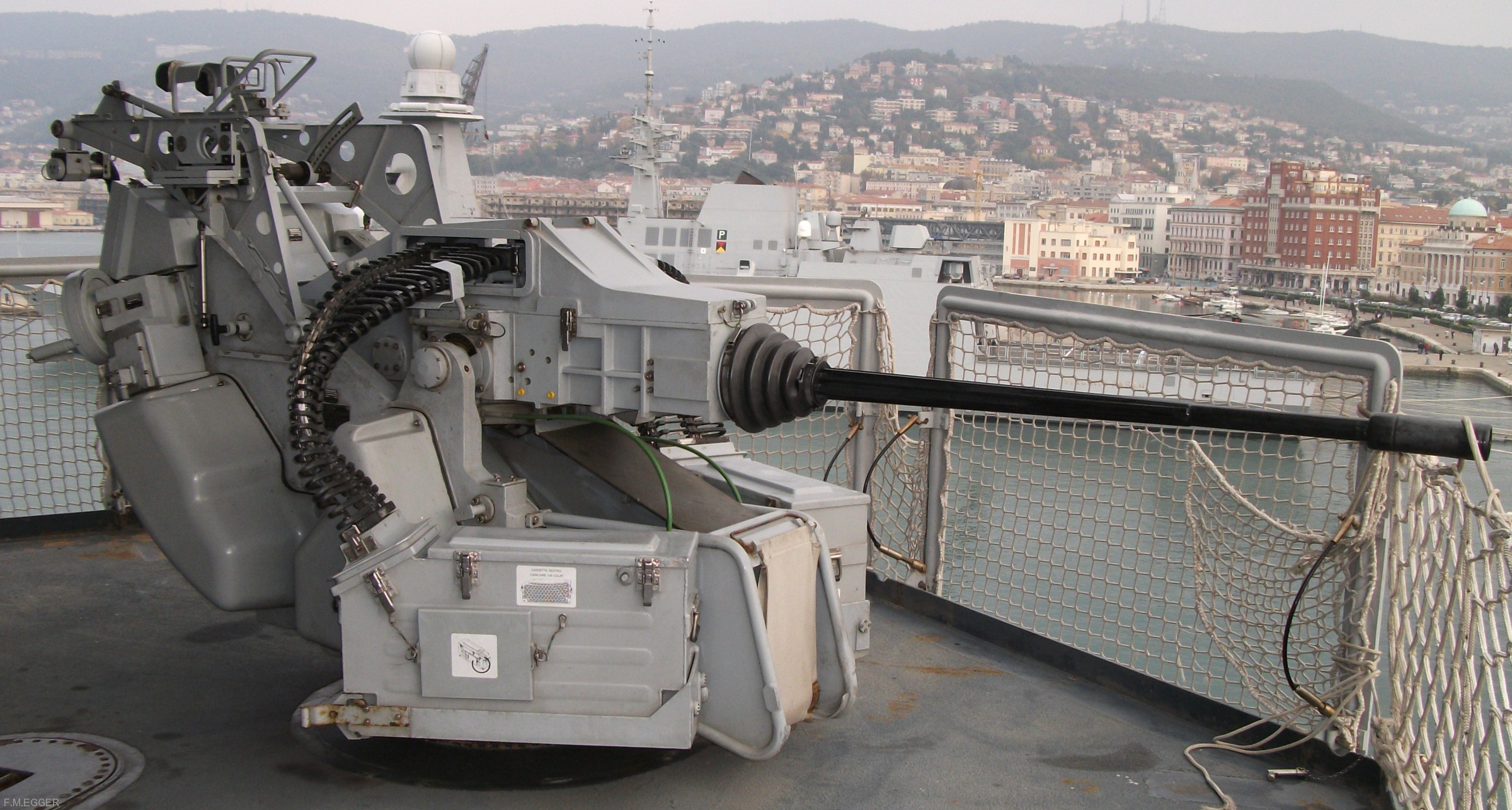 c-550 cavour aircraft carrier italian navy marina militare 37 oto melara kba 25/80 machine gun system