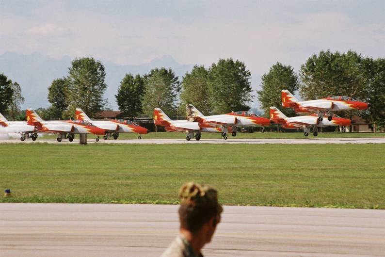Patrulla Aguila 7-ship landing