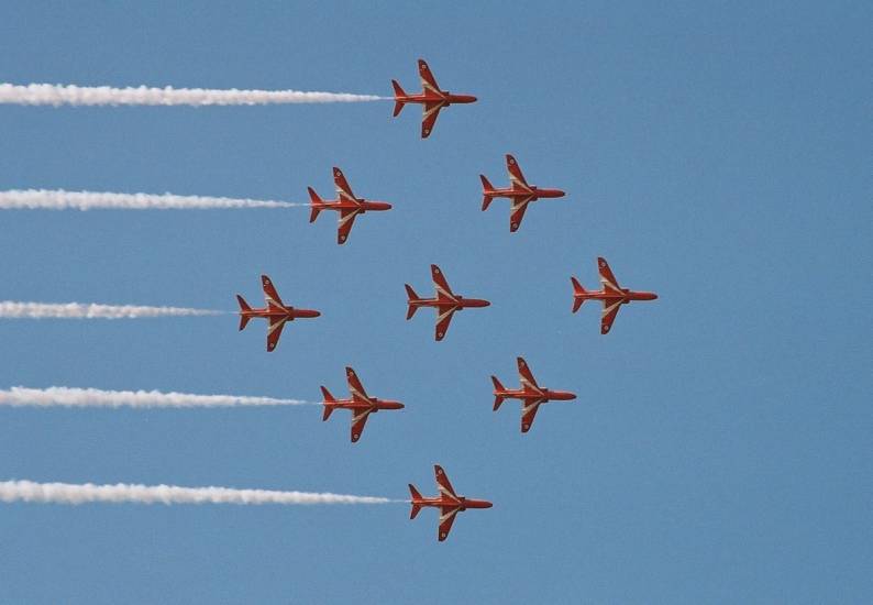 Red Arrows diamond nine