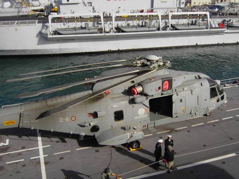 agusta westland eh-101 helicopter italian navy c 551 giuseppe garibaldi aircraft carrier trieste 2004
