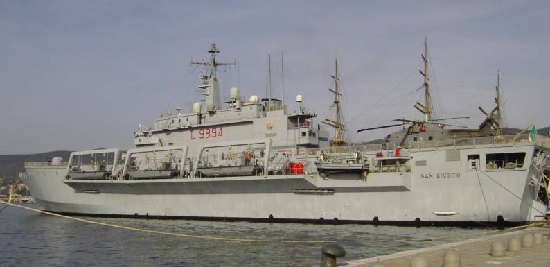 l 9894 its san giusto amphibious transport dock landing ship italian navy trieste 2004