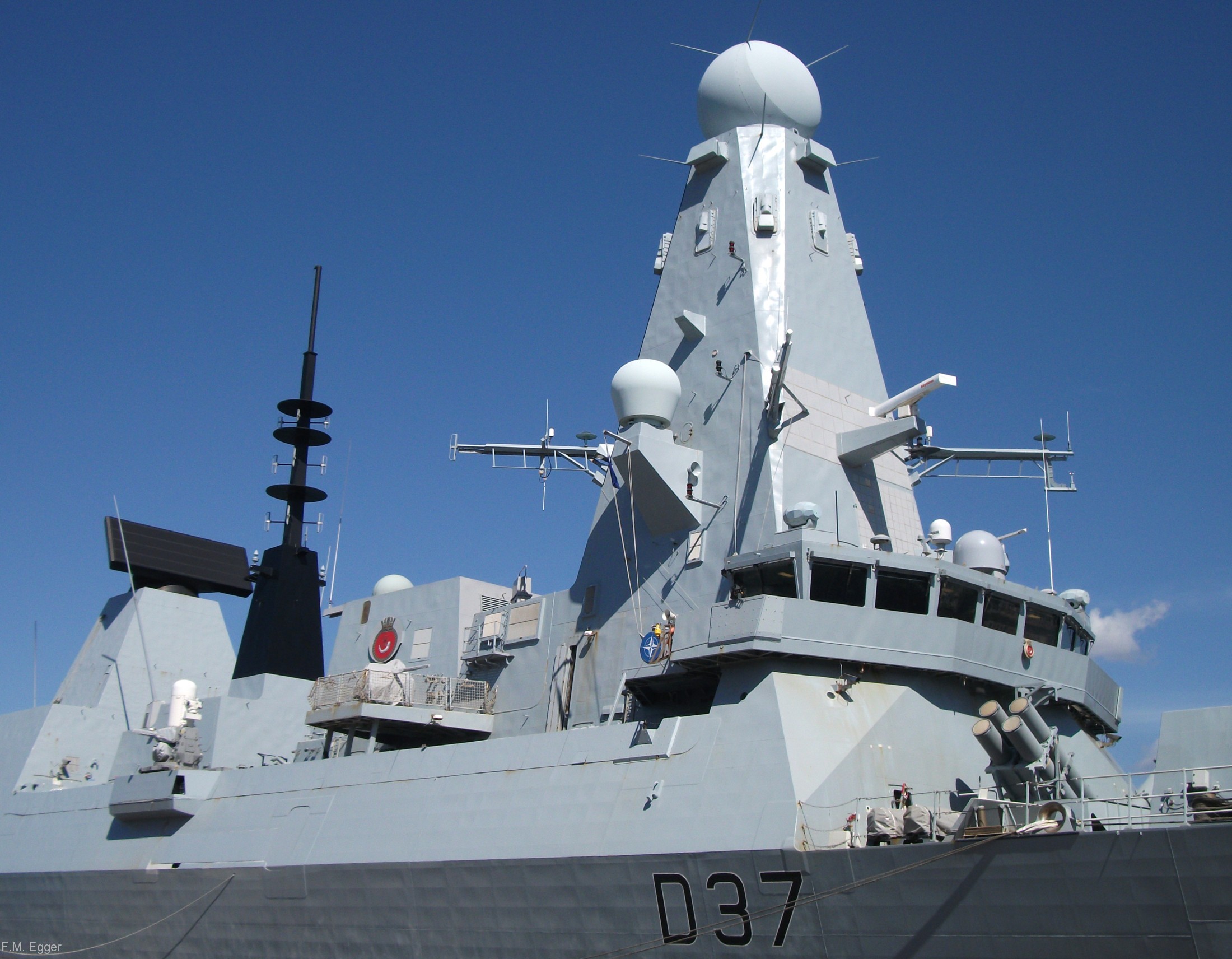 hms duncan d-37 sampson multi functional active electronically scanned array radar aesa 25