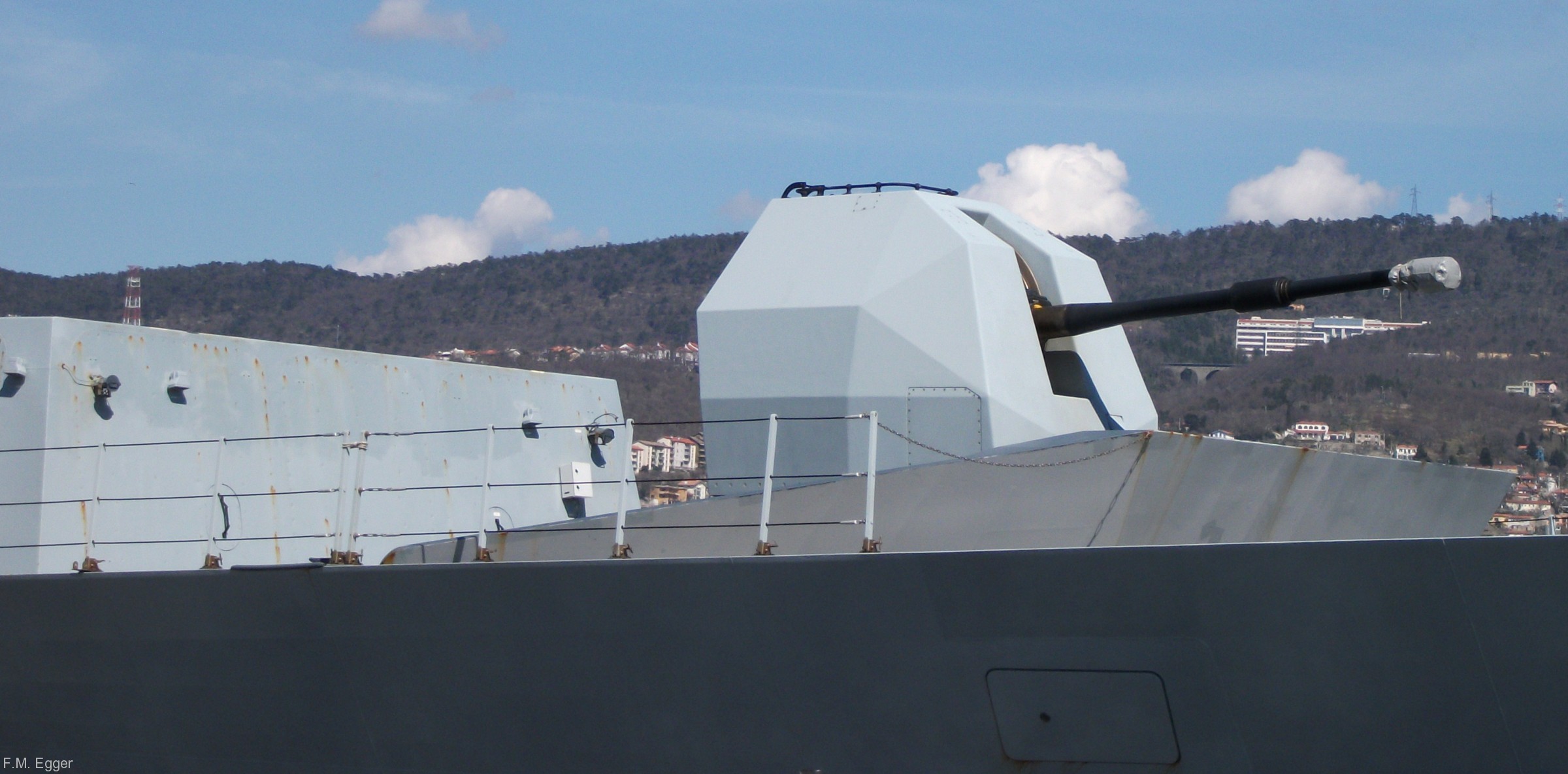 hms duncan d-37 type 45 daring class guided missile destroyer royal navy nato snmg-2 trieste 27