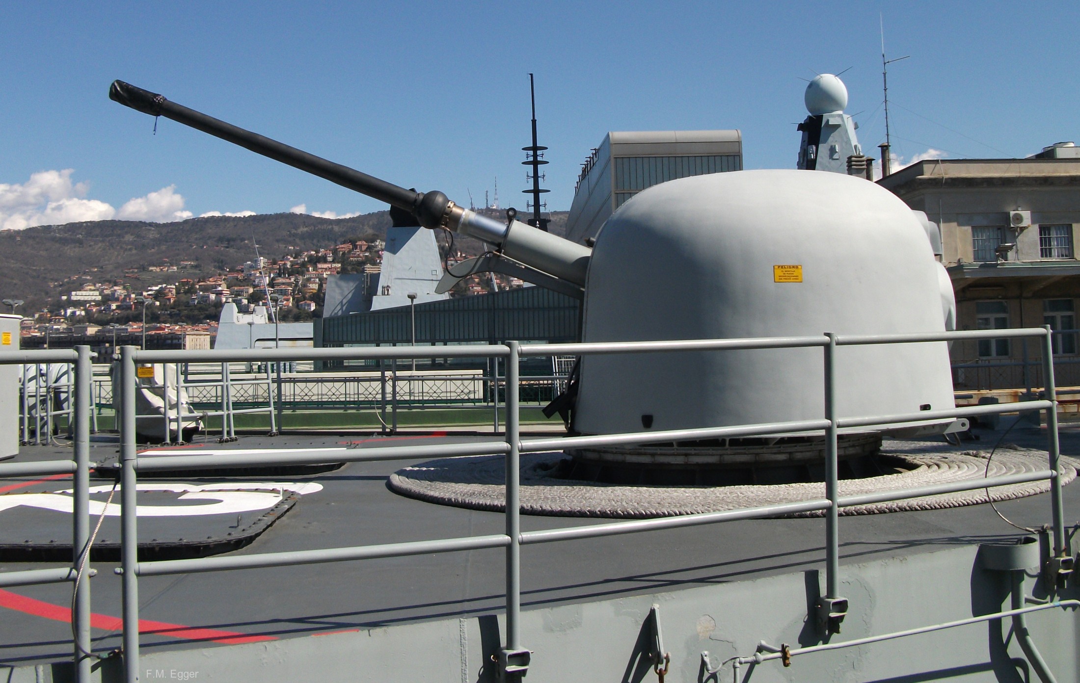 santa maria f80 class guided missile frigate spanish navy armada 22 oto melara 76/62 gun 3-inches