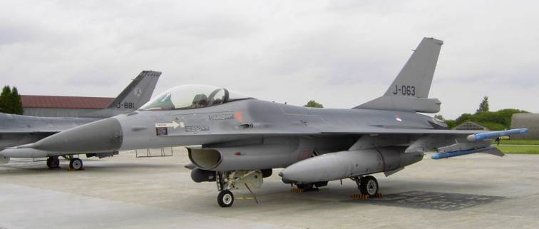 Royal Netherlands Air Force F-16A Block 20 MLU (J-063). 322 Sqn. - Leeuwarden. Erding Open Day 2006.
