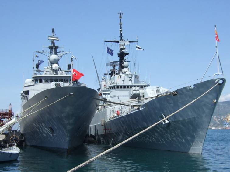 TCG Salihreis F 246 - ITS Euro F 575 / SNMG-2 - Trieste, Italy - April 2008
