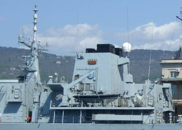 HMS Somerset F 82 / SNMG-2 - Trieste, Italy - April 2008