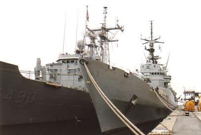 TCG Gazientep F 490 turkish navy frigate and ITS Zeffiro F 577 italian navy frigate FFG - NATO STANAVFORMED - Trieste, Italy - November 2003