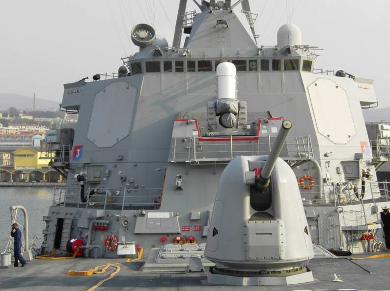 USS Mahan DDG 72 - Mk.45 Mod.1 gun / CIWS - NATO standing naval force mediterranean - STANAVFORMED - Trieste, Italy - November 2004