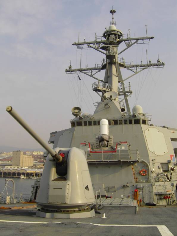 USS Mahan DDG 72 - superstructure - NATO STANAVFORMED - Trieste, Italy - November 2004