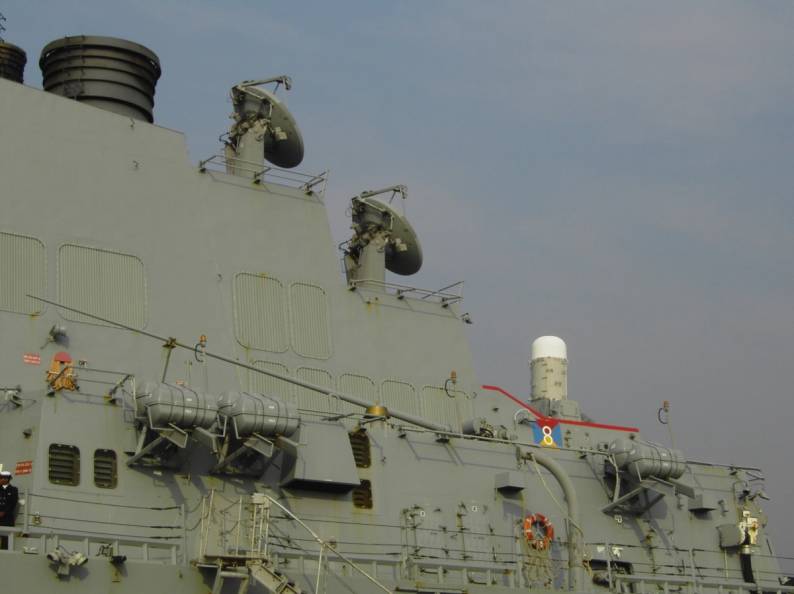 USS Mahan DDG 72 - Arleigh Burke class guided missile destroyer - Trieste, Italy - November 2004