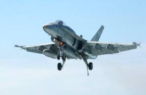 F/A-18 Hornet / Marine Strike Fighter Squadron 115 / VMFA-115 "Silver Eagles"