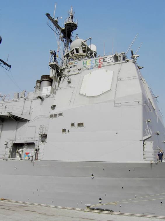 USS Hue City CG 66 - Ticonderoga class guided missile cruiser - Trieste, Italy - 2004