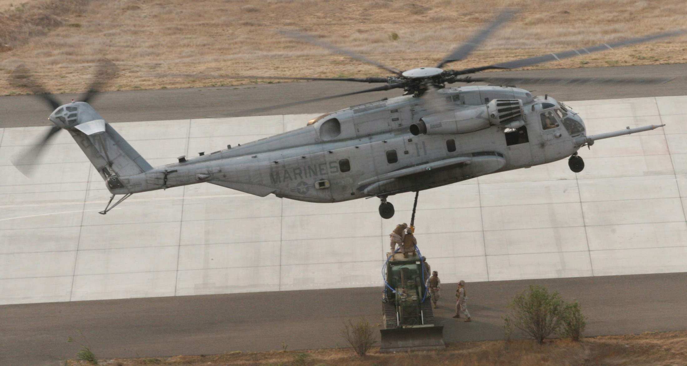 hmh-361 flying tigers marine heavy helicopter squadron usmc sikorsky ch-53e super stallion 05