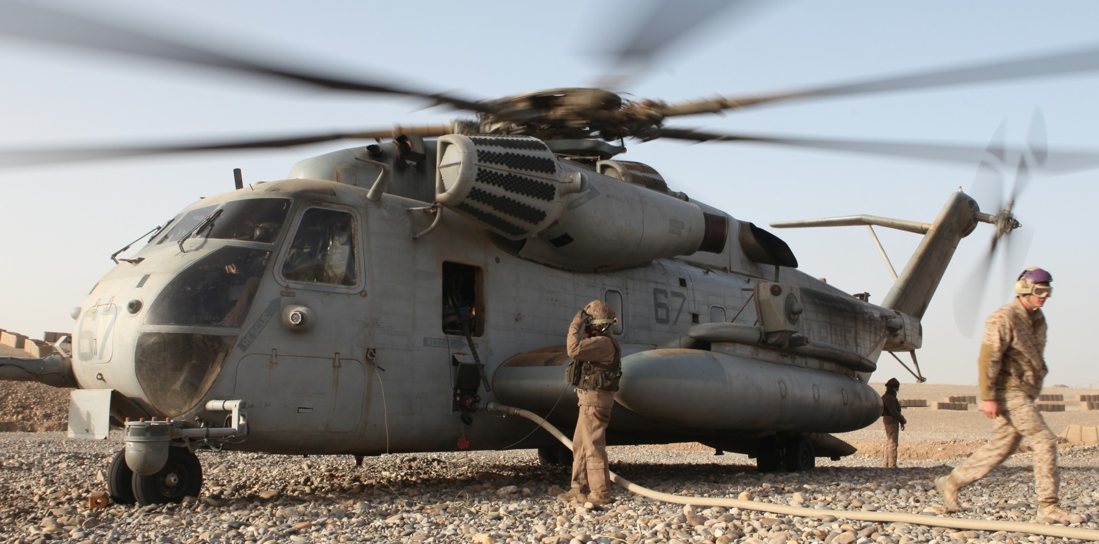 hmh-361 flying tigers marine heavy helicopter squadron usmc sikorsky ch-53e super stallion 09 helmand afghanistan
